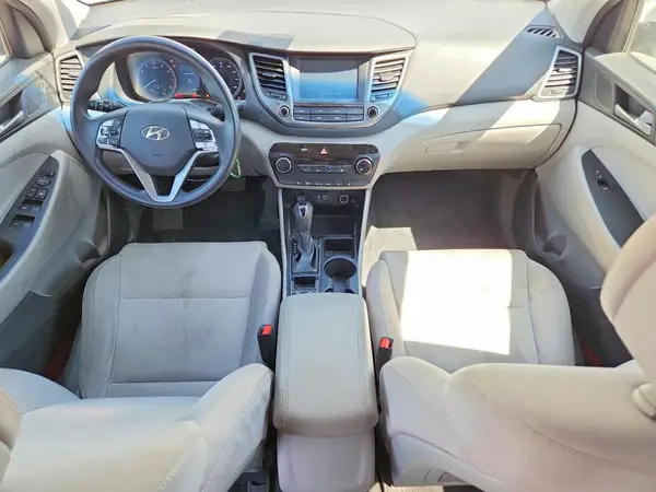 KM8J3CA47JU677356 2018 HYUNDAI TUCSON - Image 8