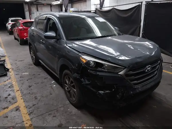 KM8J3CA47JU680757 2018 HYUNDAI TUCSON - Image 1