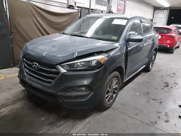 KM8J3CA47JU680757 2018 HYUNDAI TUCSON - Image 2