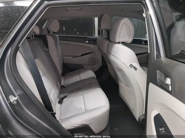 KM8J3CA47JU680757 2018 HYUNDAI TUCSON - Image 8