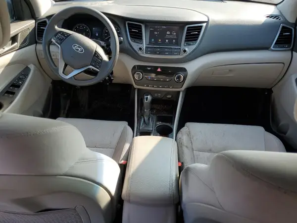 KM8J3CA47JU681164 2018 HYUNDAI TUCSON - Image 8
