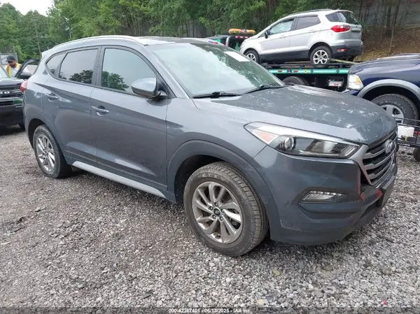 KM8J3CA47JU682850 2018 HYUNDAI TUCSON - Image 1
