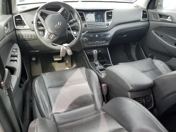 KM8J3CA47JU700571 2018 HYUNDAI TUCSON - Image 8