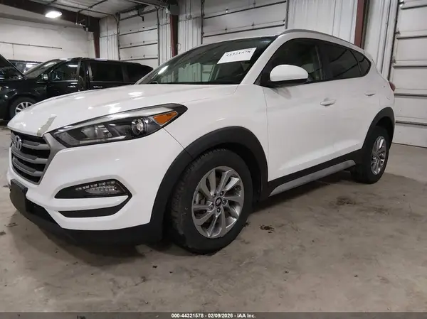 KM8J3CA47JU707147 2018 HYUNDAI TUCSON - Image 2