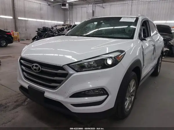 KM8J3CA47JU712459 2018 HYUNDAI TUCSON - Image 2
