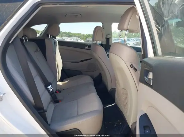 KM8J3CA47JU713496 2018 HYUNDAI TUCSON - Image 8