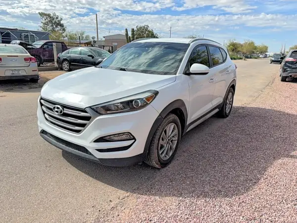 KM8J3CA47JU714003 2018 HYUNDAI TUCSON - Image 2