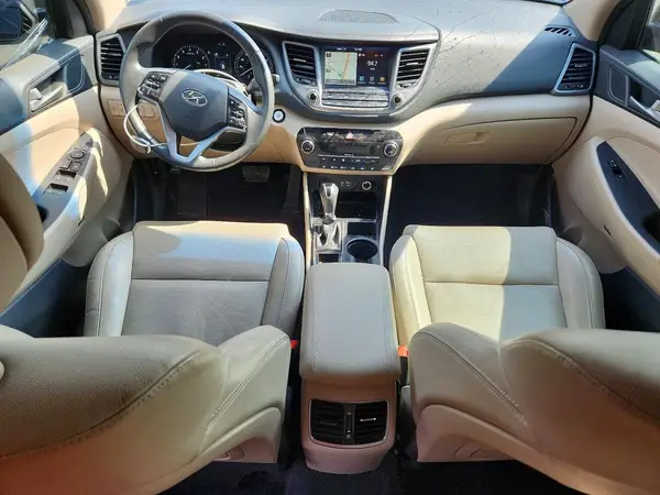 KM8J3CA47JU718391 2018 HYUNDAI TUCSON - Image 8