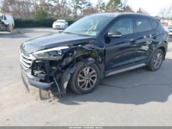 KM8J3CA47JU721632 2018 HYUNDAI TUCSON - Image 2
