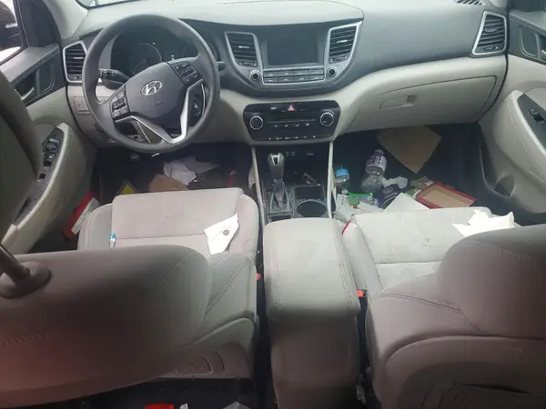 KM8J3CA47JU722795 2018 HYUNDAI TUCSON - Image 8