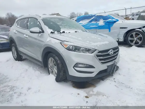 KM8J3CA47JU723140 2018 HYUNDAI TUCSON - Image 1