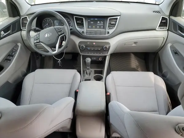KM8J3CA47JU732064 2018 HYUNDAI TUCSON - Image 8
