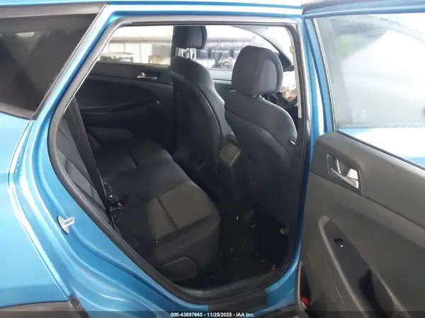 KM8J3CA47JU734185 2018 HYUNDAI TUCSON - Image 8