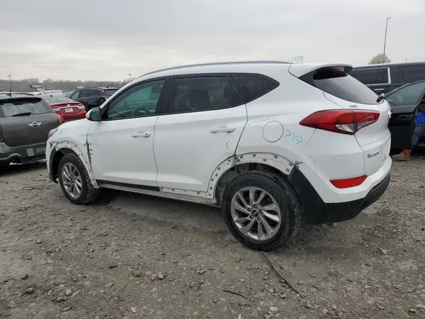 KM8J3CA47JU737670 2018 HYUNDAI TUCSON - Image 2