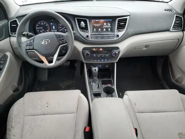 KM8J3CA47JU737670 2018 HYUNDAI TUCSON - Image 8