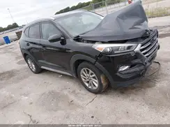 KM8J3CA47JU745915 2018 HYUNDAI TUCSON