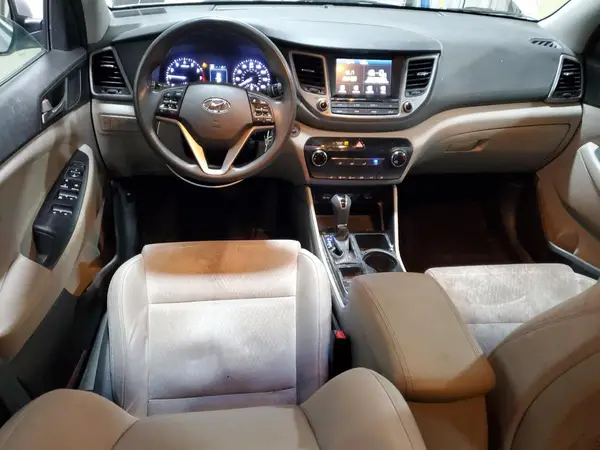 KM8J3CA47JU747941 2018 HYUNDAI TUCSON - Image 8
