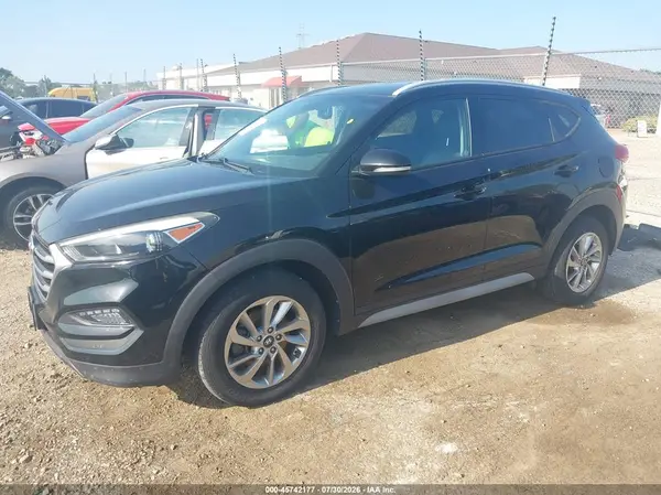 KM8J3CA47JU751052 2018 HYUNDAI TUCSON - Image 2