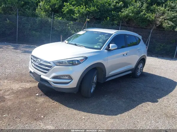 KM8J3CA47JU756140 2018 HYUNDAI TUCSON - Image 2