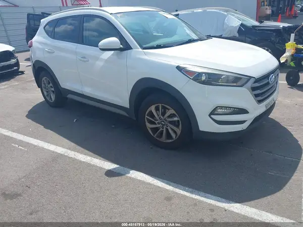 KM8J3CA47JU758423 2018 HYUNDAI TUCSON - Image 1