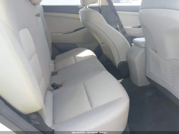 KM8J3CA47JU758423 2018 HYUNDAI TUCSON - Image 8