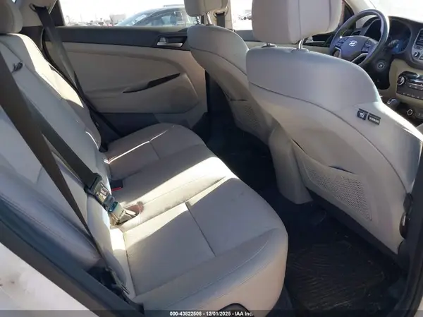 KM8J3CA47JU759488 2018 HYUNDAI TUCSON - Image 8