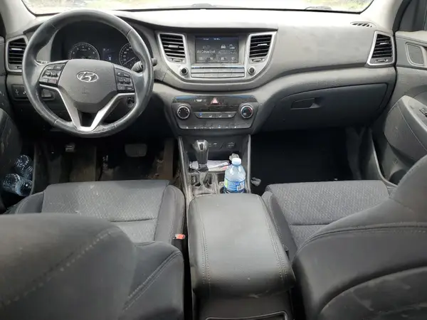 KM8J3CA47JU777330 2018 HYUNDAI TUCSON - Image 8