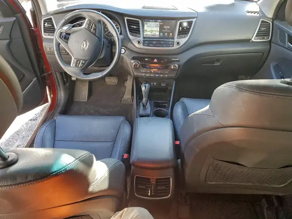KM8J3CA47JU796590 2018 HYUNDAI TUCSON - Image 8