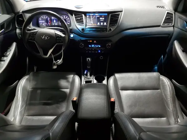 KM8J3CA47JU797030 2018 HYUNDAI TUCSON - Image 8
