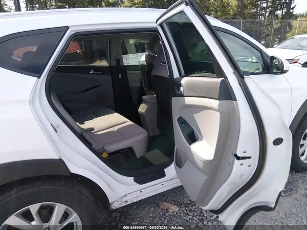 KM8J3CA47KU003242 2019 HYUNDAI TUCSON - Image 8
