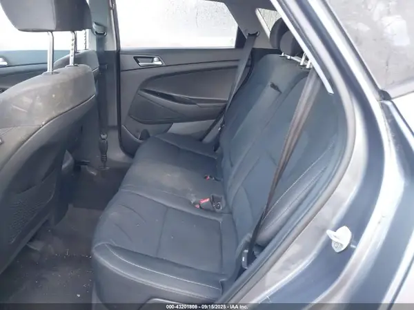 KM8J3CA47KU077034 2019 HYUNDAI TUCSON - Image 8