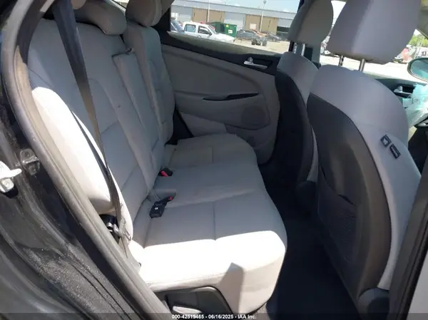 KM8J3CA47KU953312 2019 HYUNDAI TUCSON - Image 8