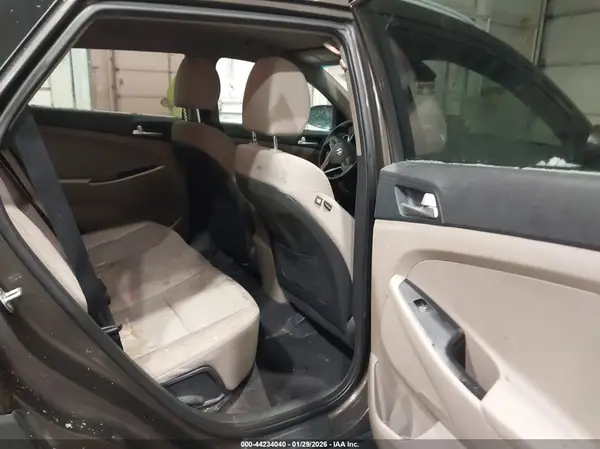 KM8J3CA47LU157810 2020 HYUNDAI TUCSON - Image 8