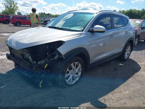 KM8J3CA47LU207413 2020 HYUNDAI TUCSON - Image 2
