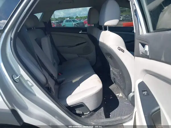 KM8J3CA47LU207413 2020 HYUNDAI TUCSON - Image 8