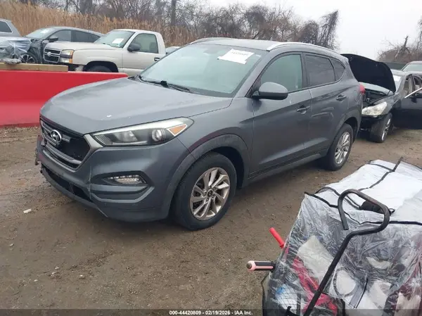 KM8J3CA48GU050612 2016 HYUNDAI TUCSON - Image 2