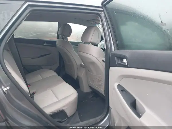 KM8J3CA48GU050612 2016 HYUNDAI TUCSON - Image 8