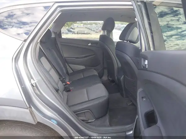 KM8J3CA48GU053428 2016 HYUNDAI TUCSON - Image 8