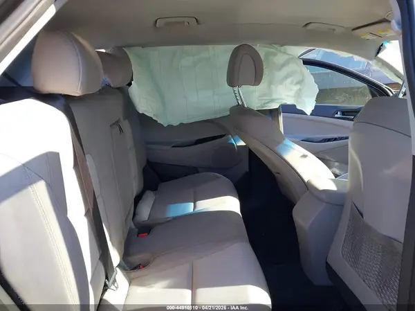 KM8J3CA48GU074733 2016 HYUNDAI TUCSON - Image 8