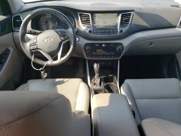 KM8J3CA48GU081908 2016 HYUNDAI TUCSON - Image 8