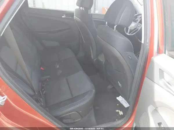 KM8J3CA48GU082749 2016 HYUNDAI TUCSON - Image 8