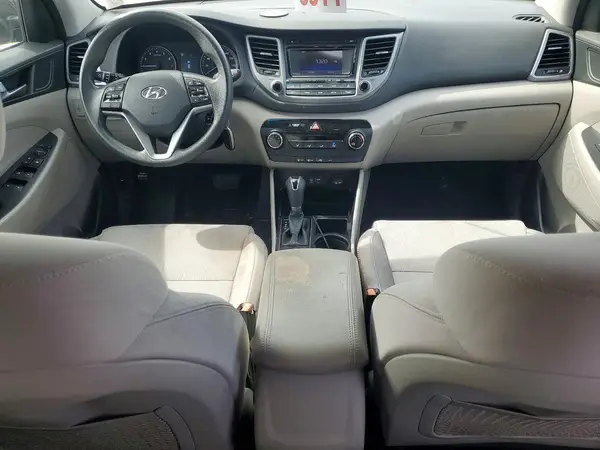 KM8J3CA48GU088566 2016 HYUNDAI TUCSON - Image 8