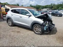 KM8J3CA48GU114924 2016 HYUNDAI TUCSON