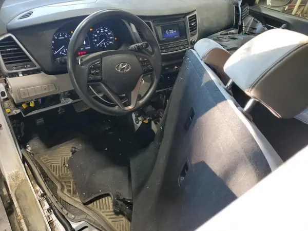 KM8J3CA48GU123557 2016 HYUNDAI TUCSON - Image 8