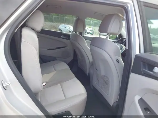 KM8J3CA48GU189462 2016 HYUNDAI TUCSON - Image 8
