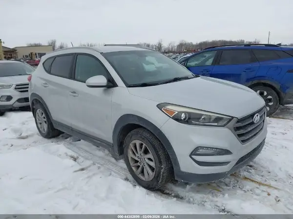 KM8J3CA48GU194905 2016 HYUNDAI TUCSON - Image 1