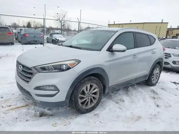 KM8J3CA48GU194905 2016 HYUNDAI TUCSON - Image 2