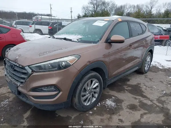 KM8J3CA48GU200704 2016 HYUNDAI TUCSON - Image 2
