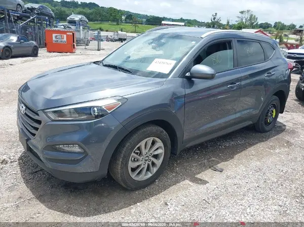 KM8J3CA48GU229605 2016 HYUNDAI TUCSON - Image 2