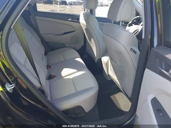 KM8J3CA48HU262668 2017 HYUNDAI TUCSON - Image 8